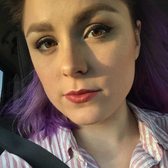 Meet your Posher, Emily - Picture 3 of 3